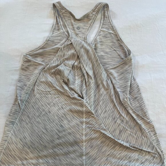 LuLulemon Tank top - Picture 2 of 3